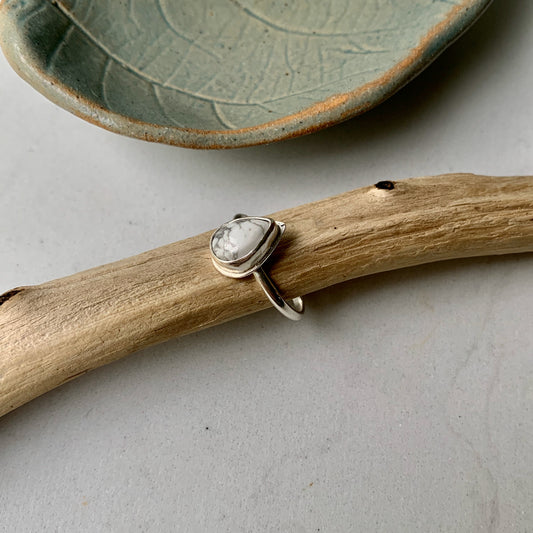 Howlite tear drop ring