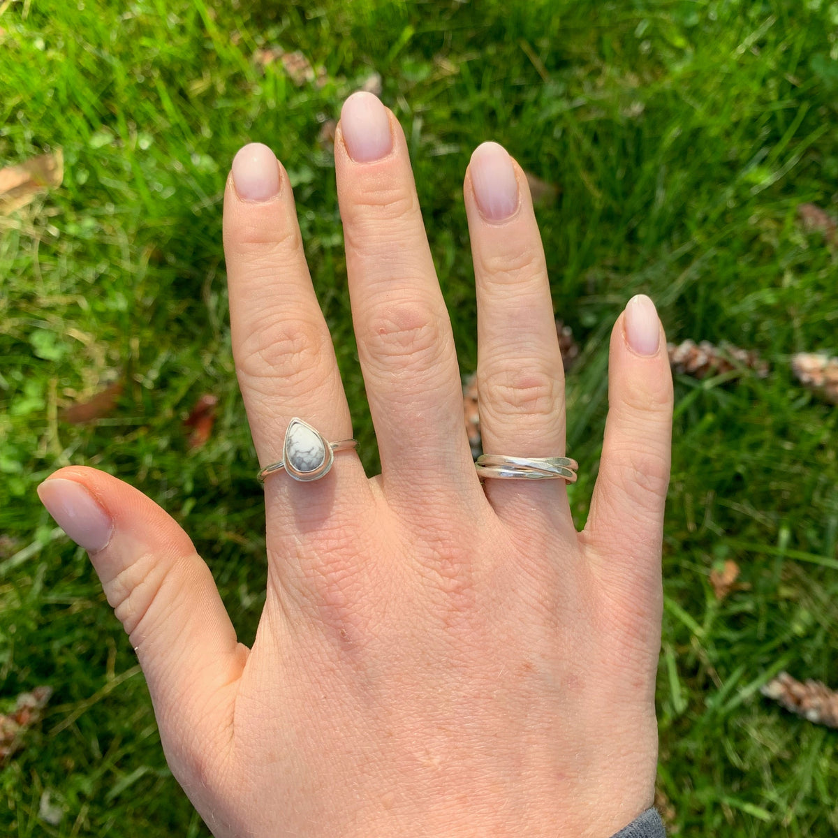 Howlite tear drop ring